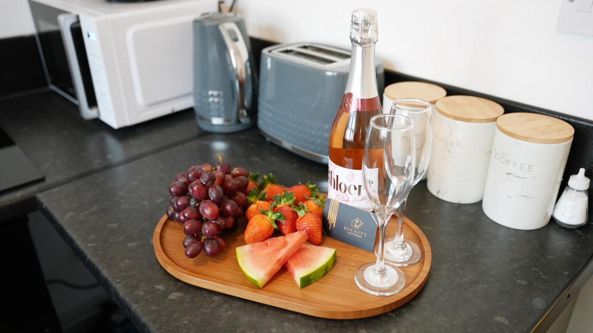 City Centre House, Parking With Ev, Free Wifi, Netflix Coventry Exteriör bild