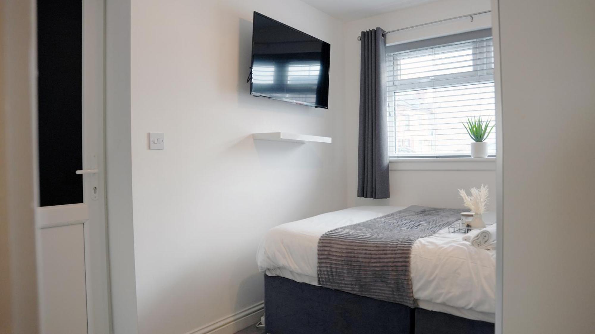 City Centre House, Parking With Ev, Free Wifi, Netflix Coventry Exteriör bild