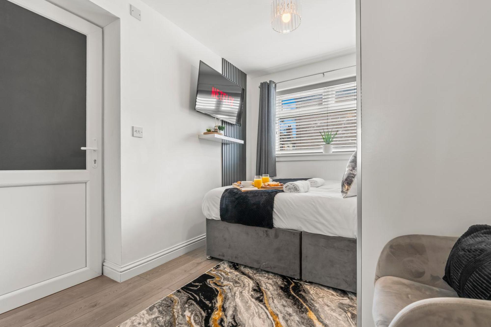 City Centre House, Parking With Ev, Free Wifi, Netflix Coventry Exteriör bild